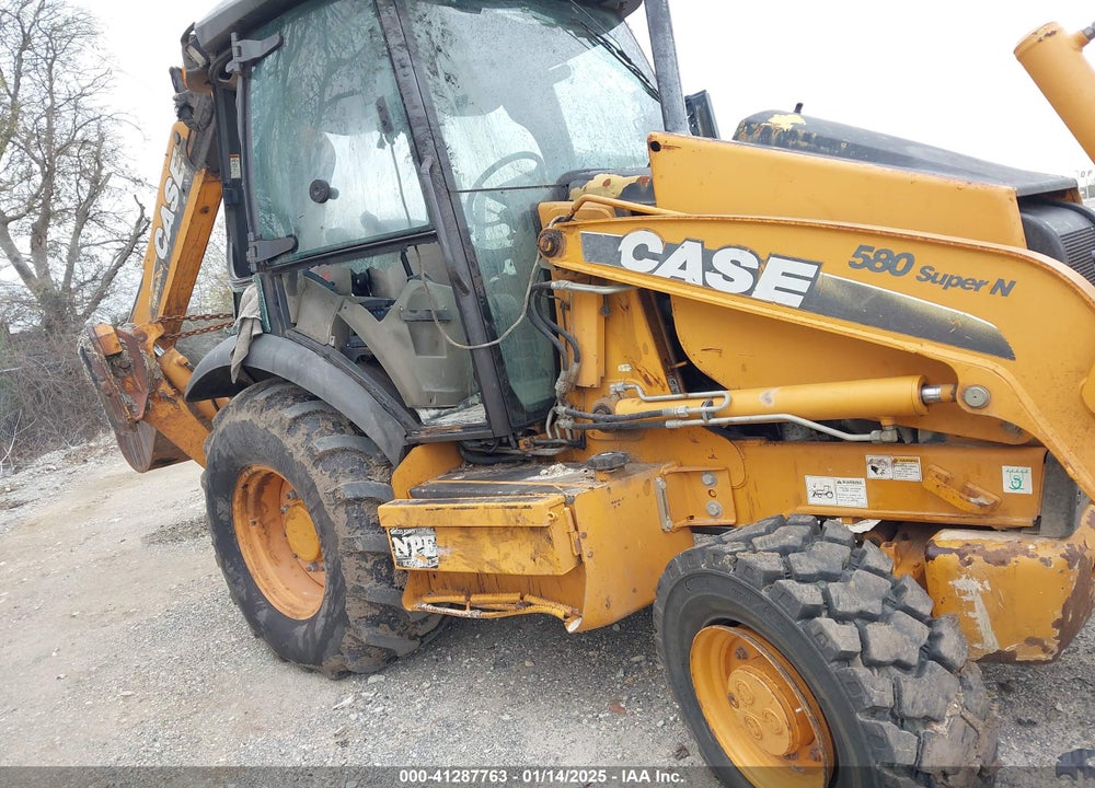 2011 CASE 580SN BACKHOE VIN: JJGN58SNPBC542305