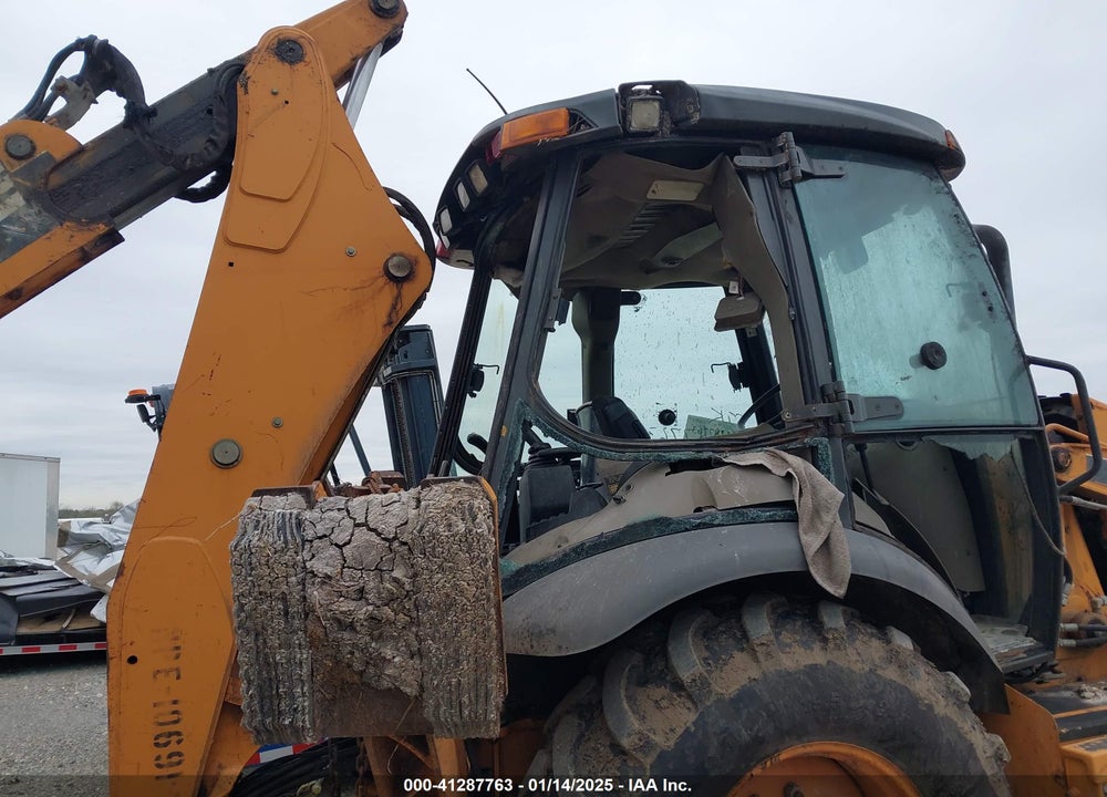 2011 CASE 580SN BACKHOE VIN: JJGN58SNPBC542305