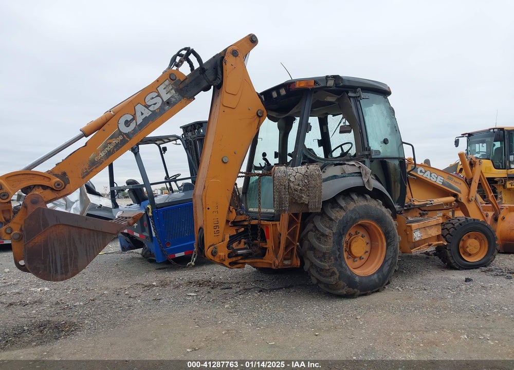 2011 CASE 580SN BACKHOE VIN: JJGN58SNPBC542305
