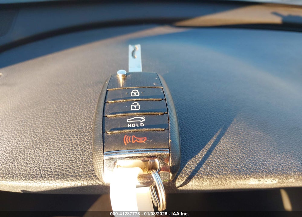 2020 KIA OPTIMA VIN: 5XXGT4L35LG387957