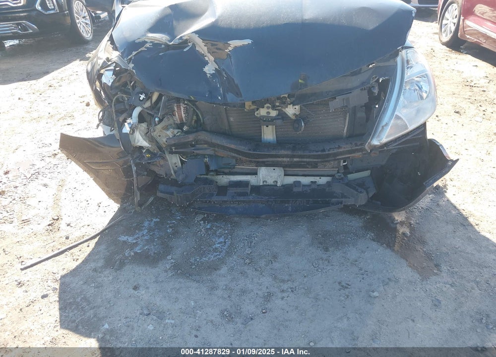 2009 NISSAN VERSA VIN: 3N1BC13E99L450634