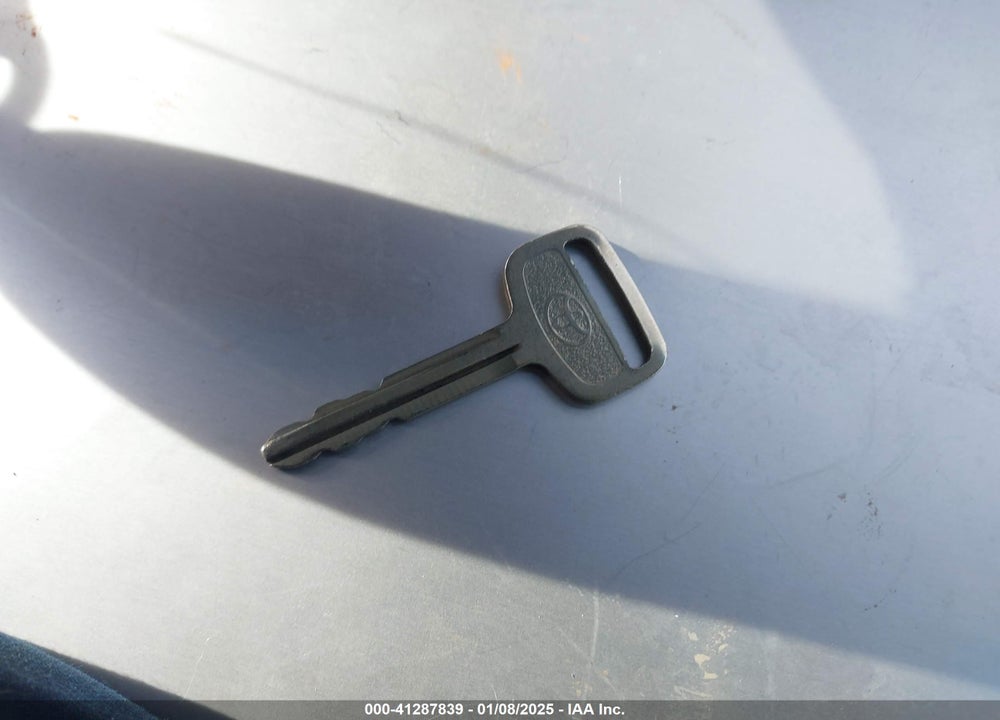 1999 TOYOTA AVALON XL VIN: 4T1BF18B3XU309835