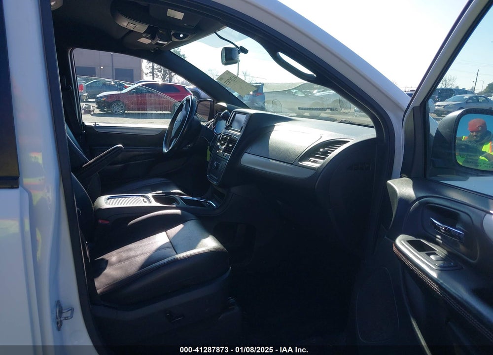 2017 DODGE GRAND CARAVAN GT VIN: 2C4RDGEG6HR674388