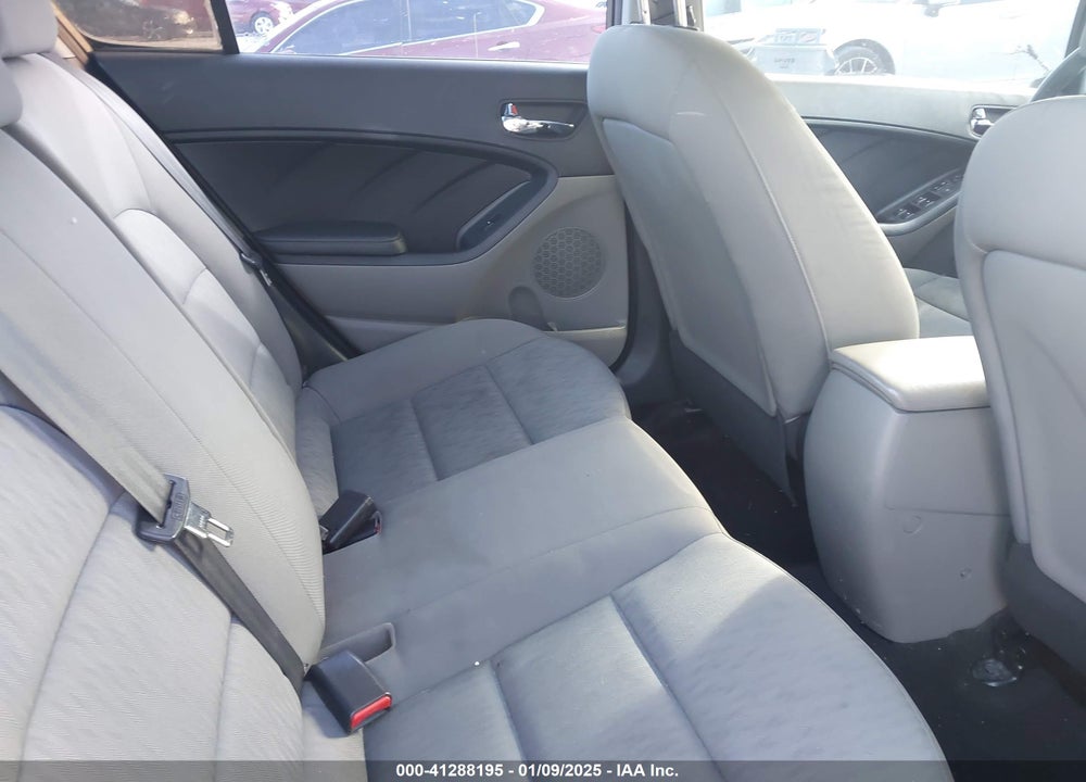 2015 KIA FORTE LX VIN: KNAFK4A6XF5339176