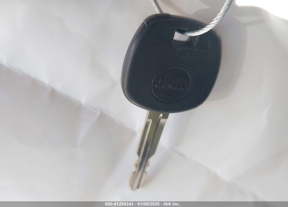 2005 TOYOTA COROLLA CE VIN: 2T1BR32E25C405654
