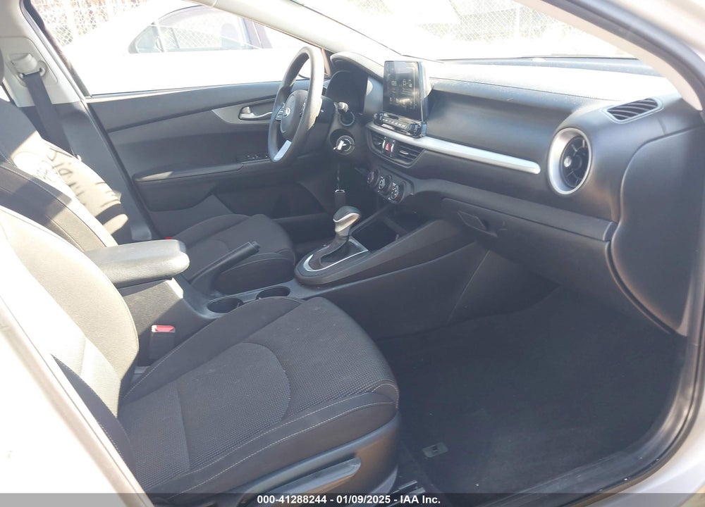2021 KIA FORTE LXS VIN: 3KPF24AD1ME273099