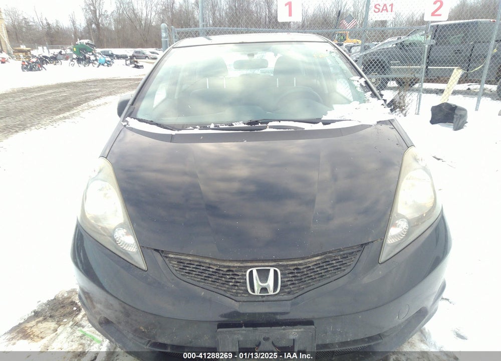 2009 HONDA FIT VIN: JHMGE88209C002135