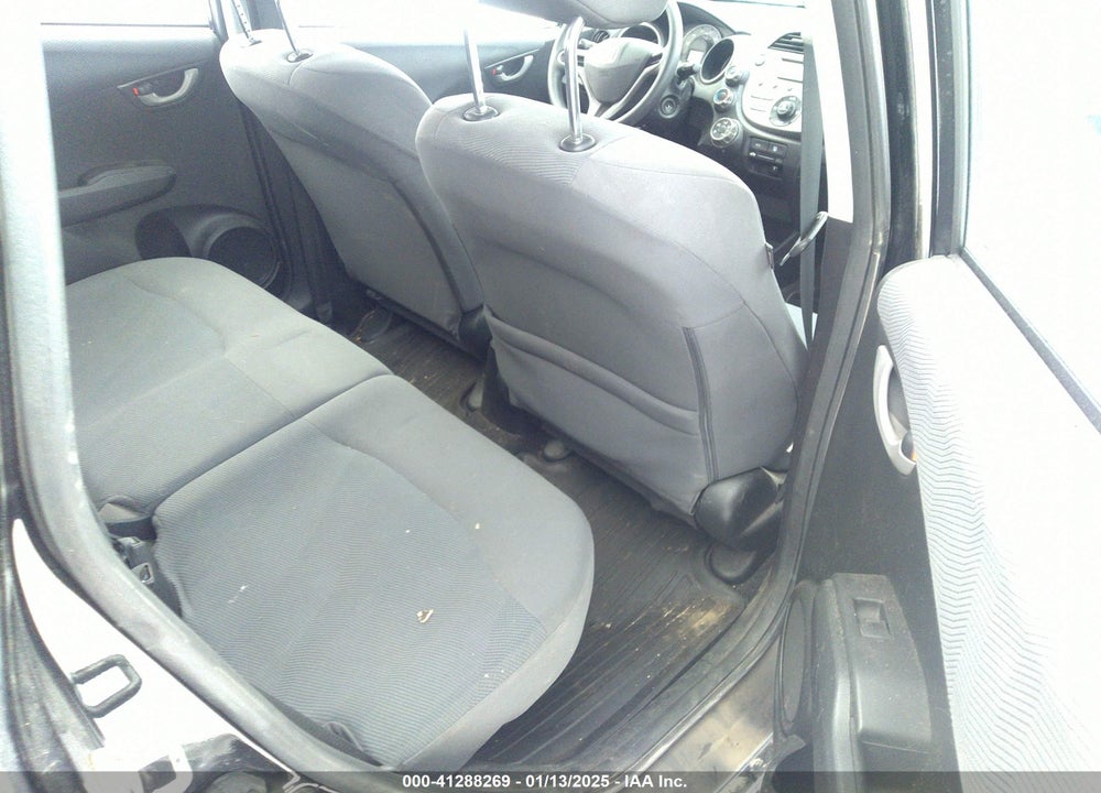 2009 HONDA FIT VIN: JHMGE88209C002135