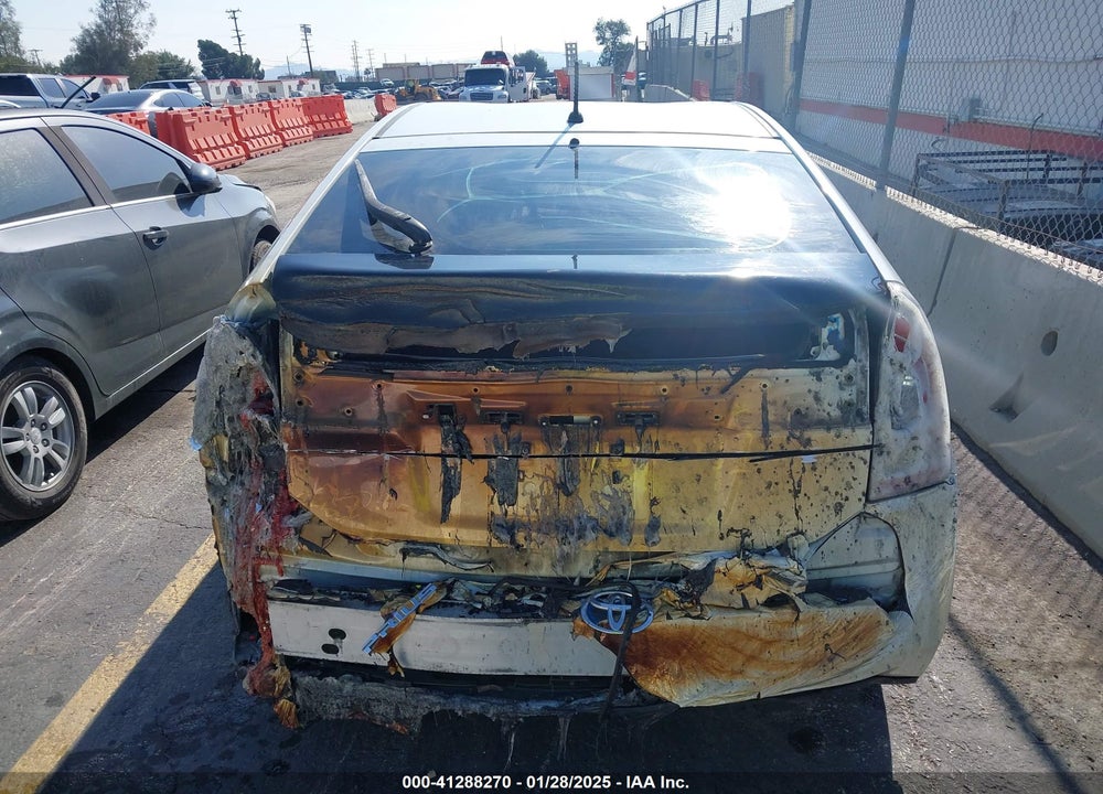 2015 TOYOTA PRIUS VIN: JTDKN3DU2F1981797