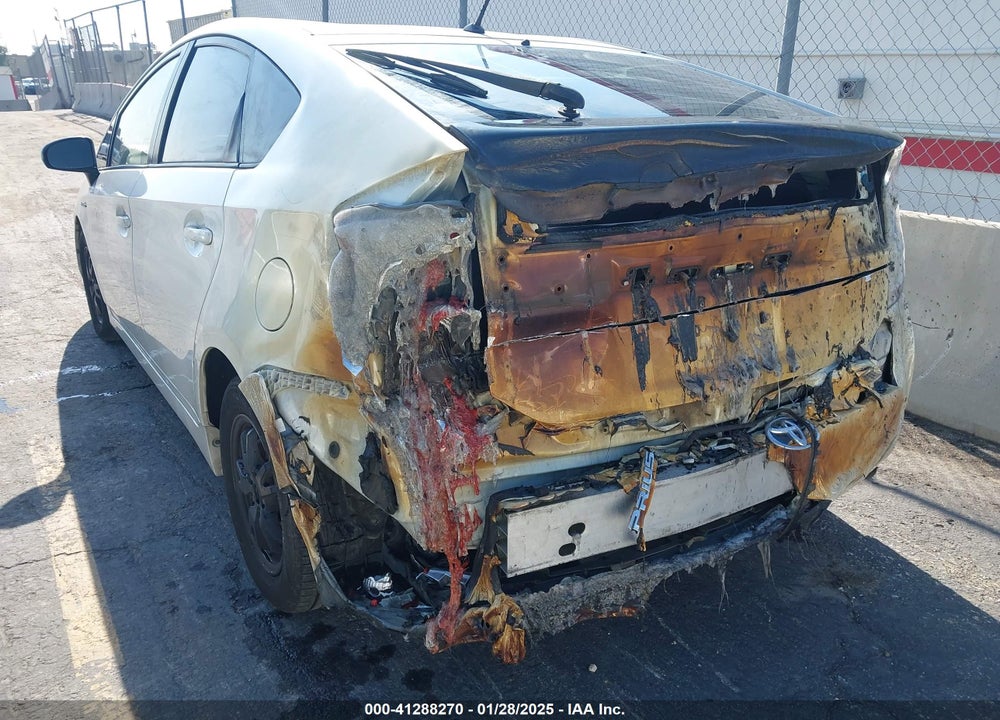 2015 TOYOTA PRIUS VIN: JTDKN3DU2F1981797