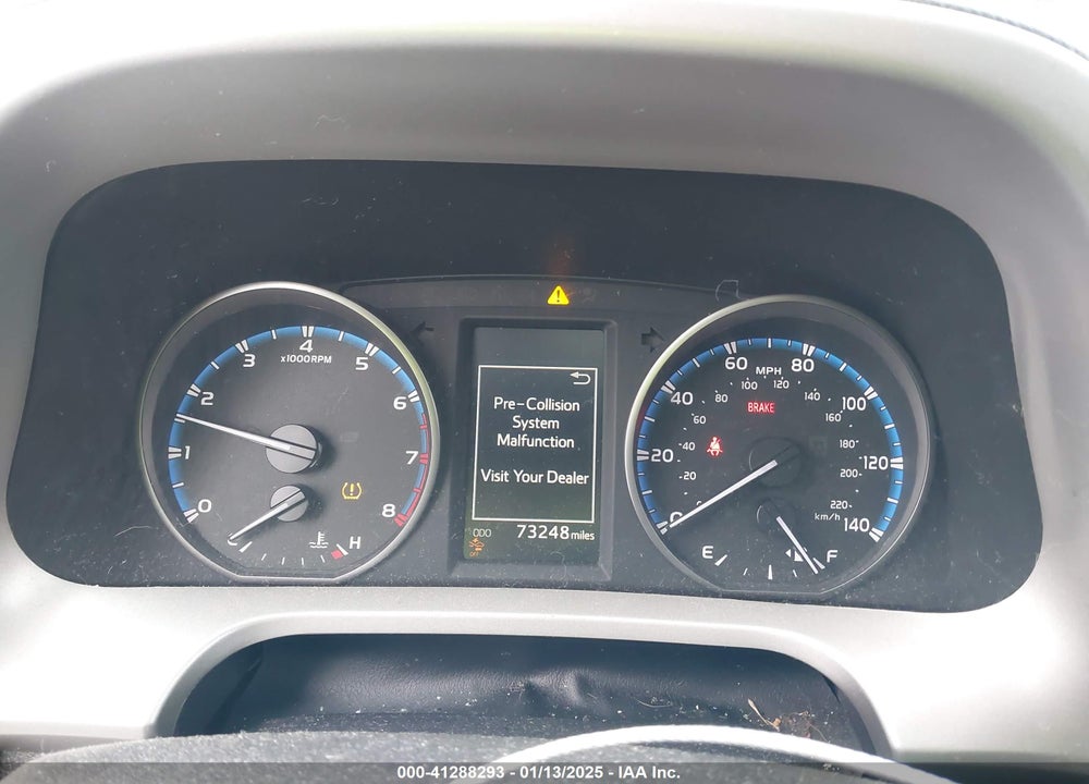 2018 TOYOTA RAV4 XLE VIN: 2T3RFREV5JW704884