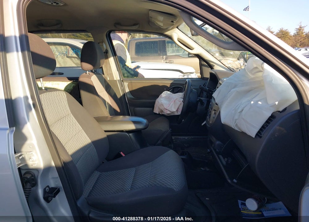 2003 FORD ESCAPE XLT VIN: 1FMYU93123KC53504