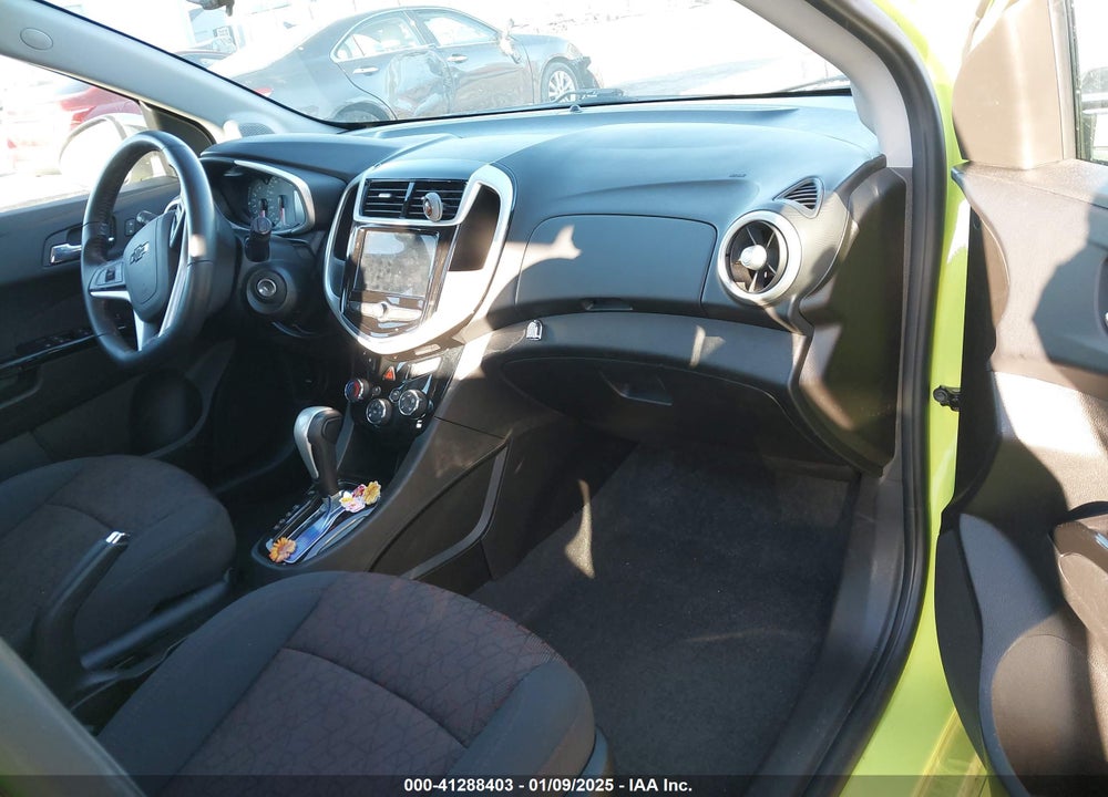 2019 CHEVROLET SONIC LT AUTO VIN: 1G1JD6SB3K4114752