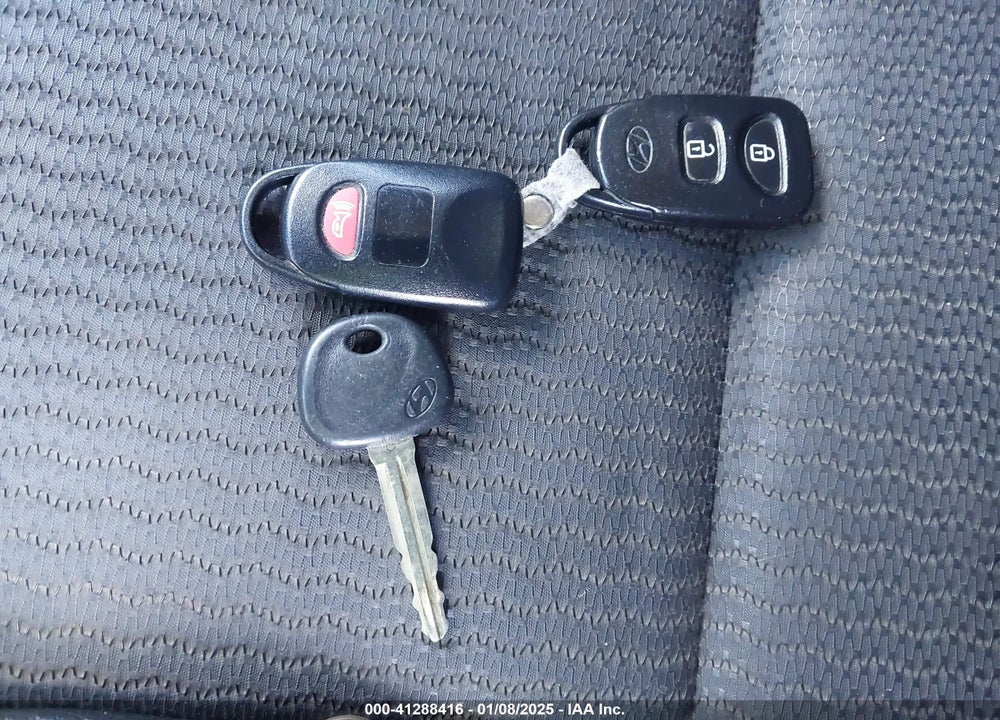 2011 HYUNDAI TUCSON GLS VIN: KM8JU3AC3BU197806