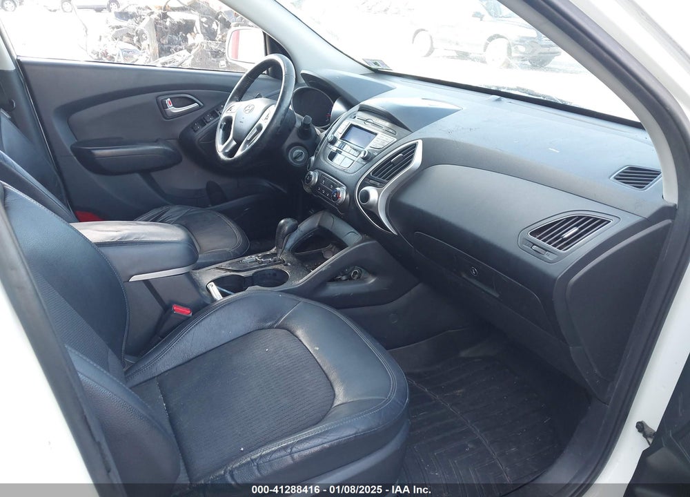 2011 HYUNDAI TUCSON GLS VIN: KM8JU3AC3BU197806