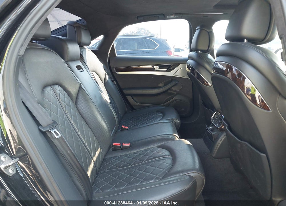 2011 AUDI A8 VIN: WAUAVAFD6BN023937