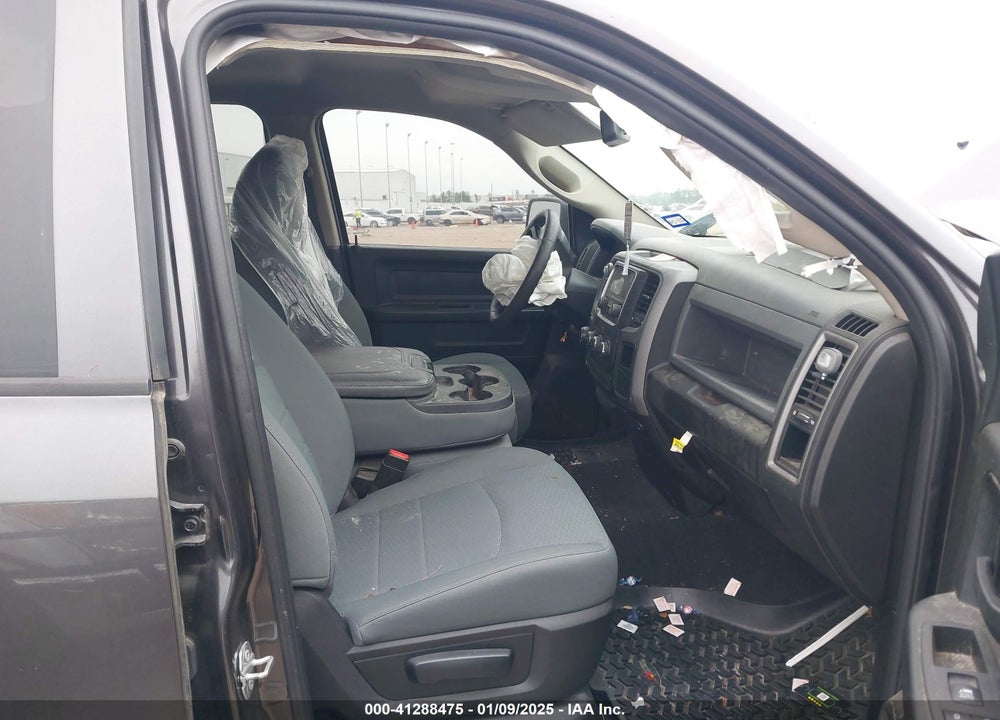 2019 RAM 1500 CLASSIC VIN: 1C6RR6FT5KS745987