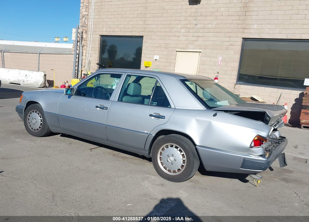 1993 MERCEDES-BENZ 300 E 2.8 VIN: WDBEA28E4PC004087
