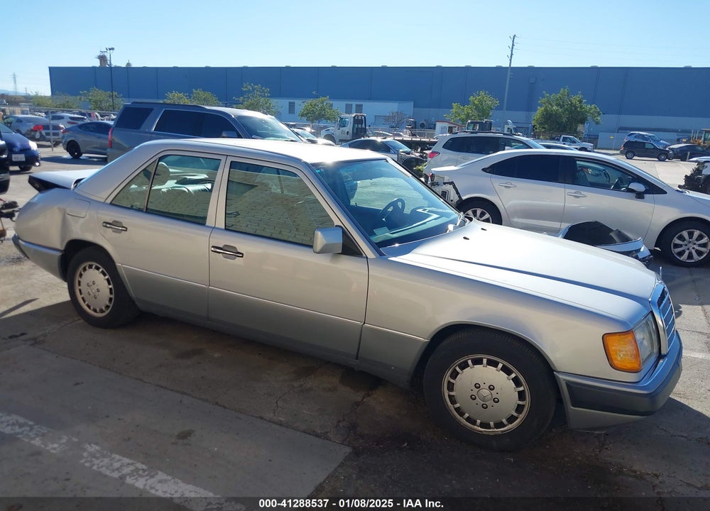 1993 MERCEDES-BENZ 300 E 2.8 VIN: WDBEA28E4PC004087
