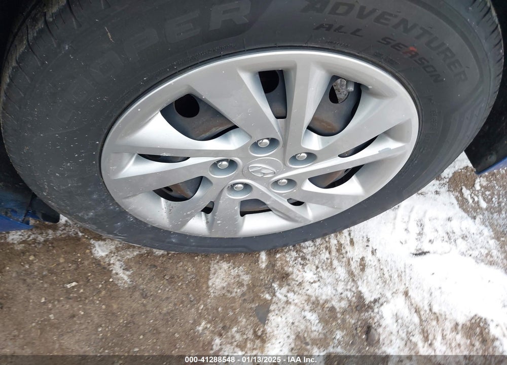 2017 HYUNDAI ELANTRA SE VIN: KMHD74LF2HU370791