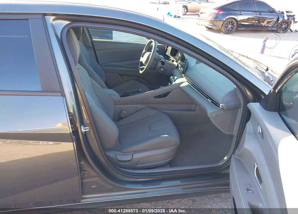 2024 HYUNDAI ELANTRA VIN: KMHLL4DG6RU771521