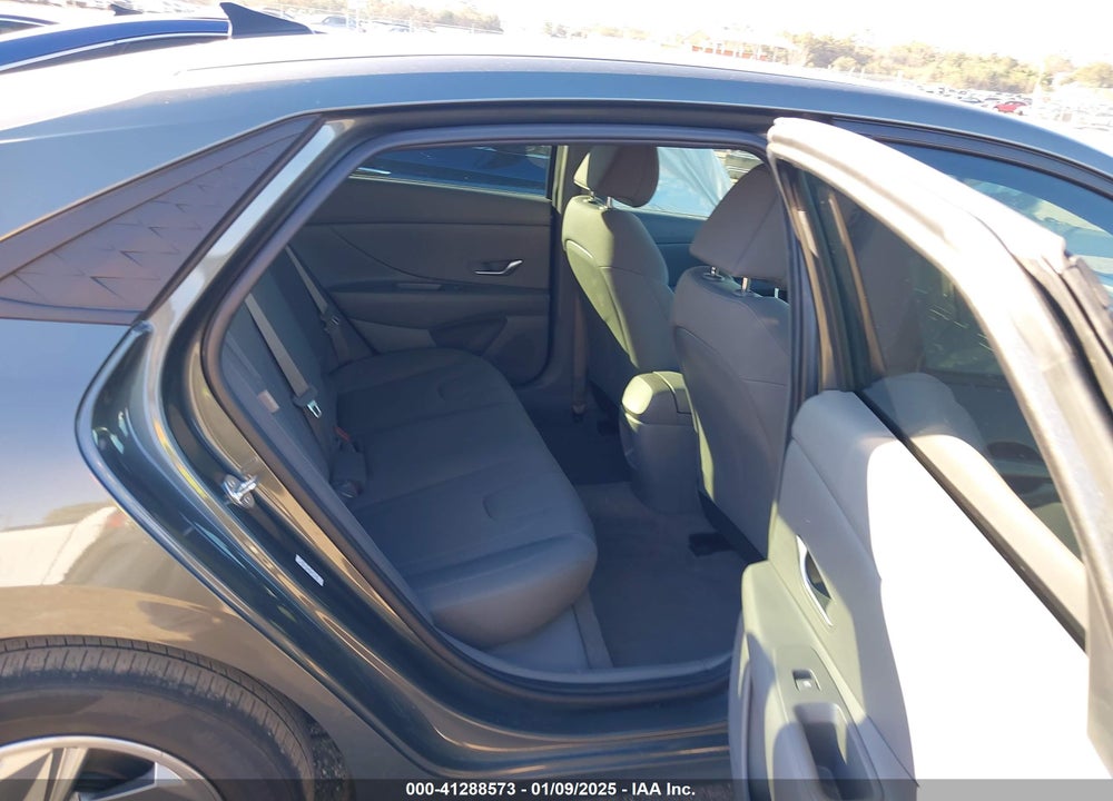 2024 HYUNDAI ELANTRA VIN: KMHLL4DG6RU771521