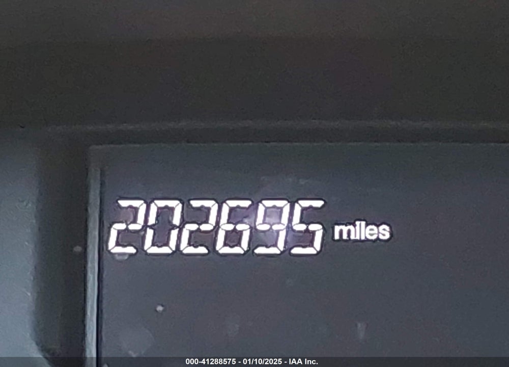 2011 HONDA ODYSSEY LX VIN: 5FNRL5H2XBB031701