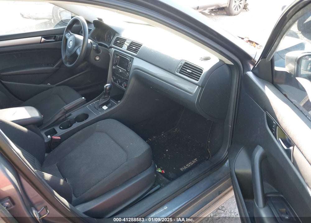2014 VOLKSWAGEN PASSAT 2.5L S VIN: 1VWAP7A3XEC023550