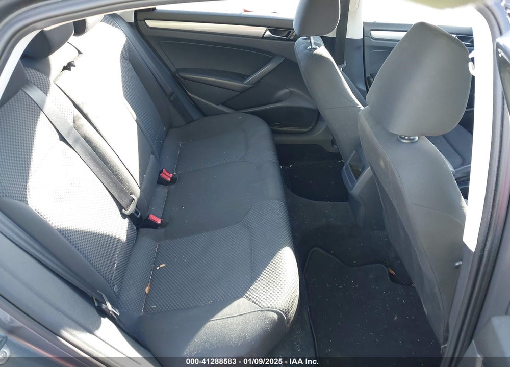 2014 VOLKSWAGEN PASSAT 2.5L S VIN: 1VWAP7A3XEC023550