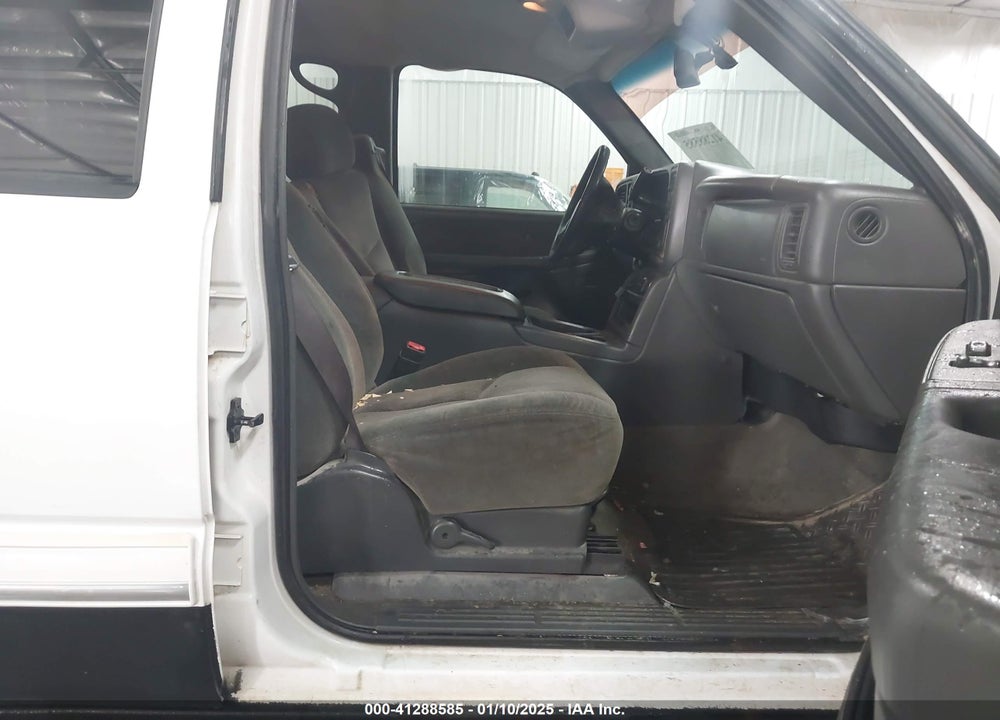 2003 CHEVROLET SILVERADO 2500HD LS VIN: 1GCHK23U13F258343