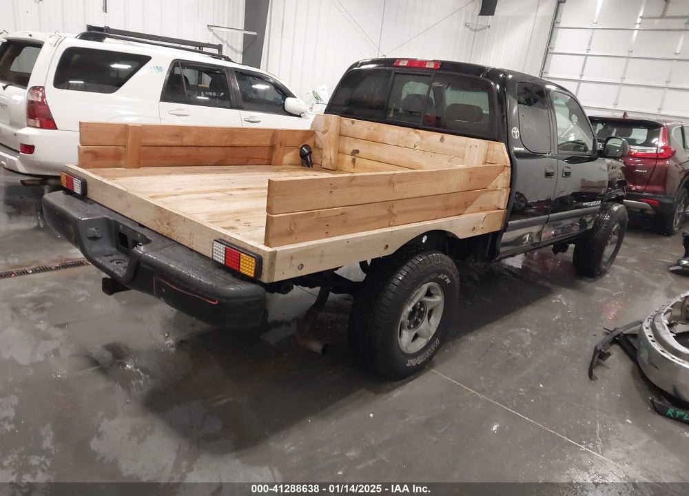 2000 TOYOTA TUNDRA LTD V8 VIN: 5TBBT4810YS120810