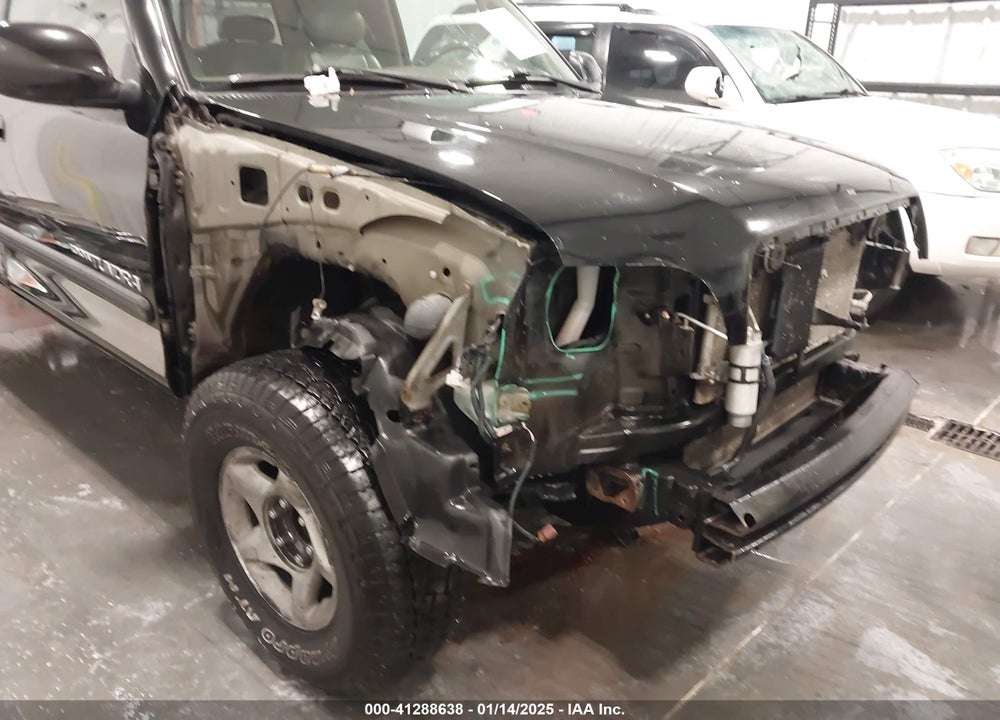 2000 TOYOTA TUNDRA LTD V8 VIN: 5TBBT4810YS120810