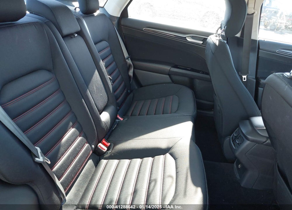 2015 FORD FUSION SE VIN: 3FA6P0H70FR101304