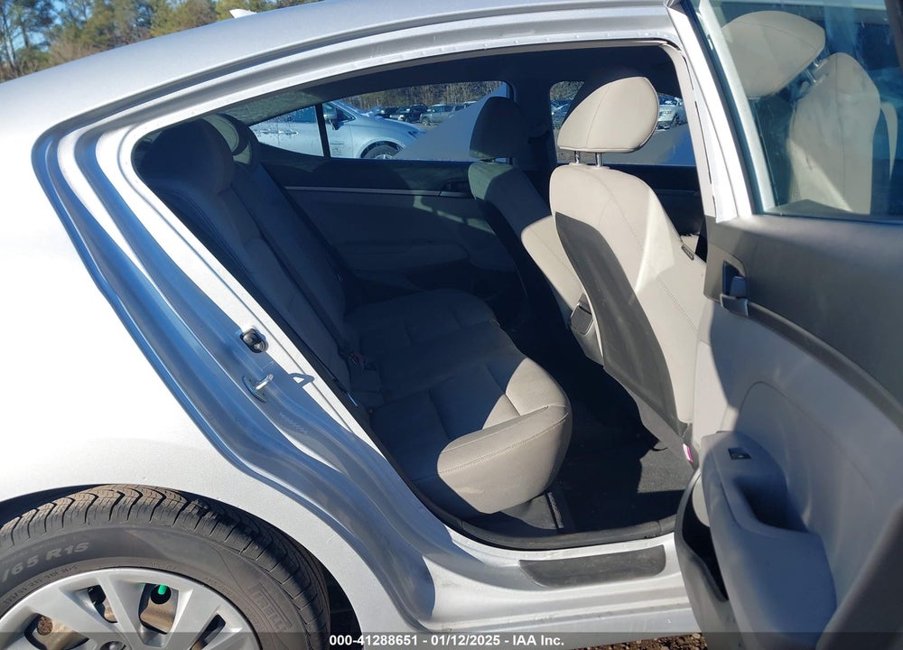 2017 HYUNDAI ELANTRA SE VIN: KMHD74LF4HU326842