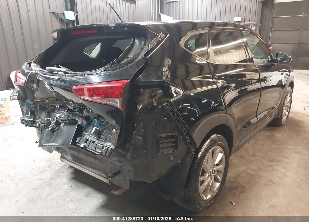 2018 HYUNDAI TUCSON SE VIN: KM8J2CA44JU642938