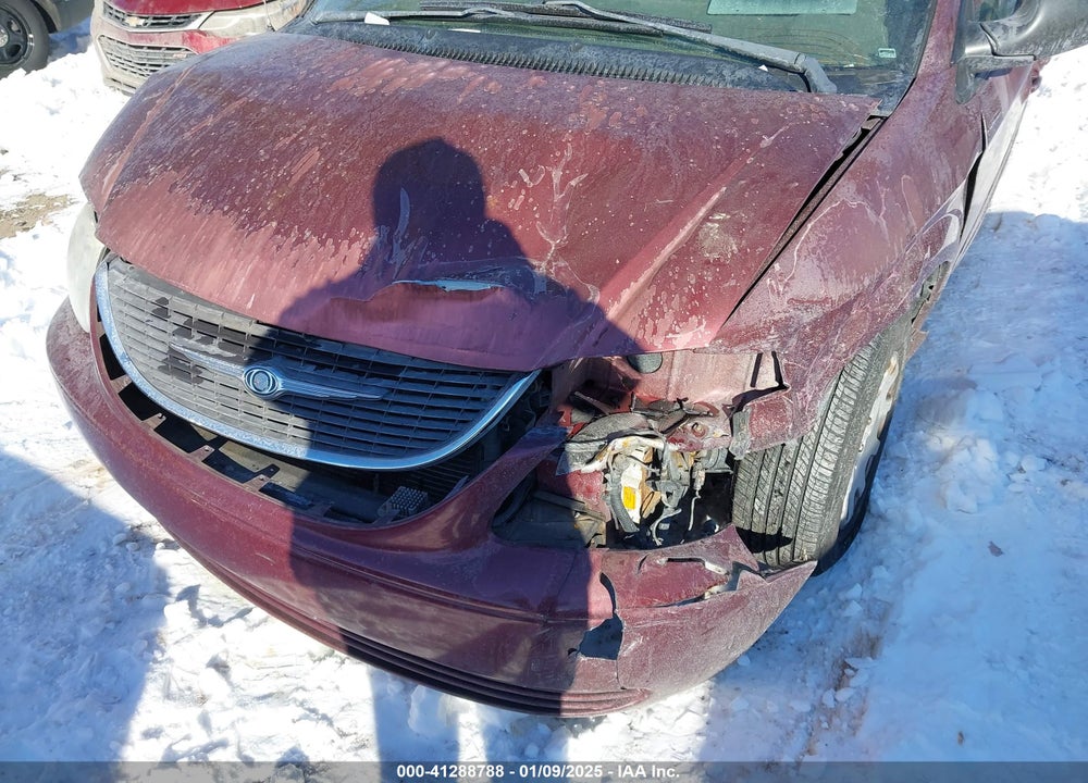 2002 CHRYSLER TOWN & COUNTRY LX VIN: 2C4GP44382R661452