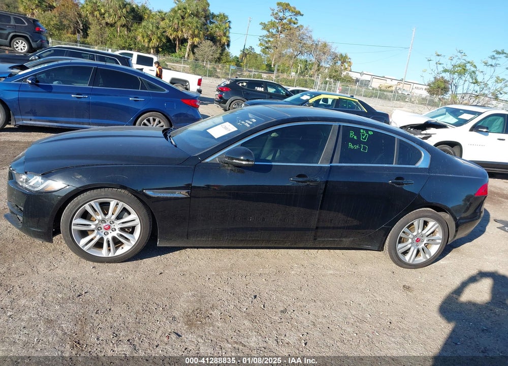 2019 JAGUAR XE VIN: SAJAD4FX8KCP48227