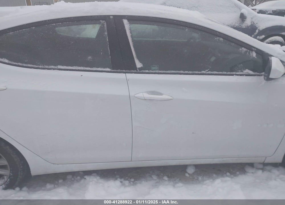 2016 HYUNDAI ELANTRA VIN: 5NPDH4AE0GH691698