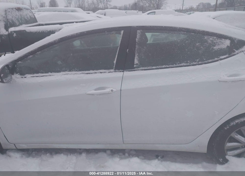2016 HYUNDAI ELANTRA VIN: 5NPDH4AE0GH691698