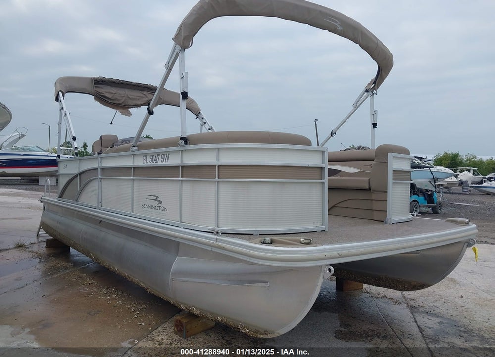 2021 BENNINGTON OTHER VIN: ETWK2425K021