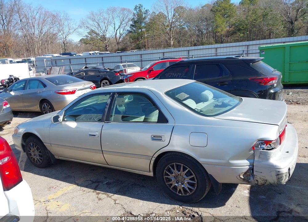 2000 TOYOTA CAMRY LE VIN: 4T1BG22K0YU713074