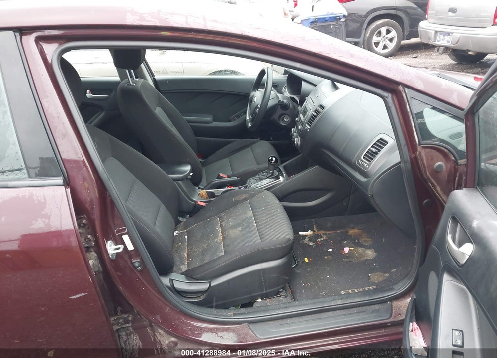 2017 KIA FORTE VIN: 3KPFK4A77HE082478