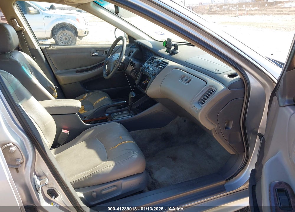 2002 HONDA ACCORD 3.0 EX VIN: 1HGCG16562A016798