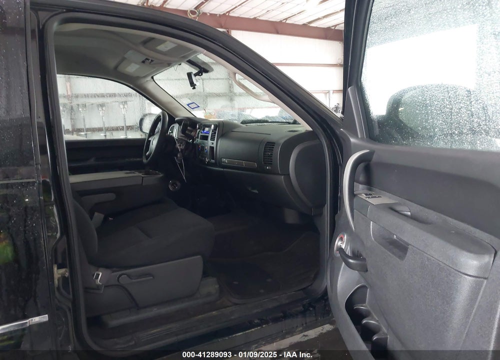 2011 CHEVROLET SILVERADO 1500 LT VIN: 3GCPCSE06BG281181