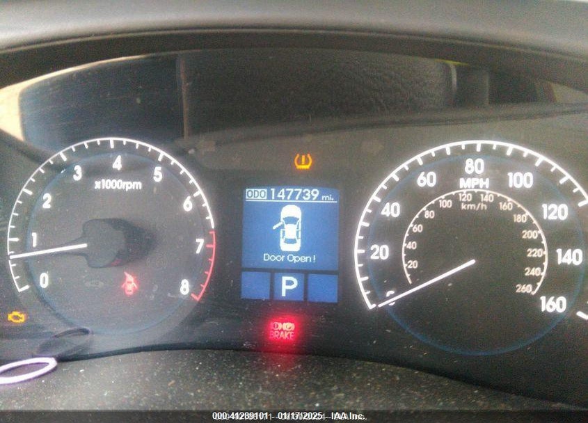 2009 HYUNDAI GENESIS VIN: KMHGC46E99U048680