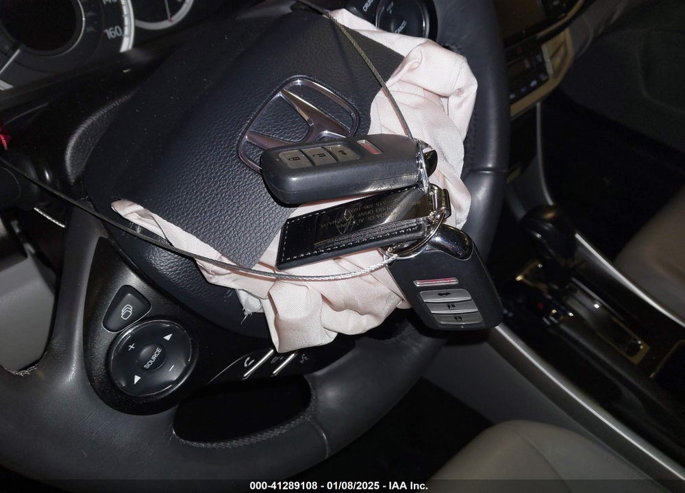 2014 HONDA ACCORD VIN: 1HGCR3F80EA016428