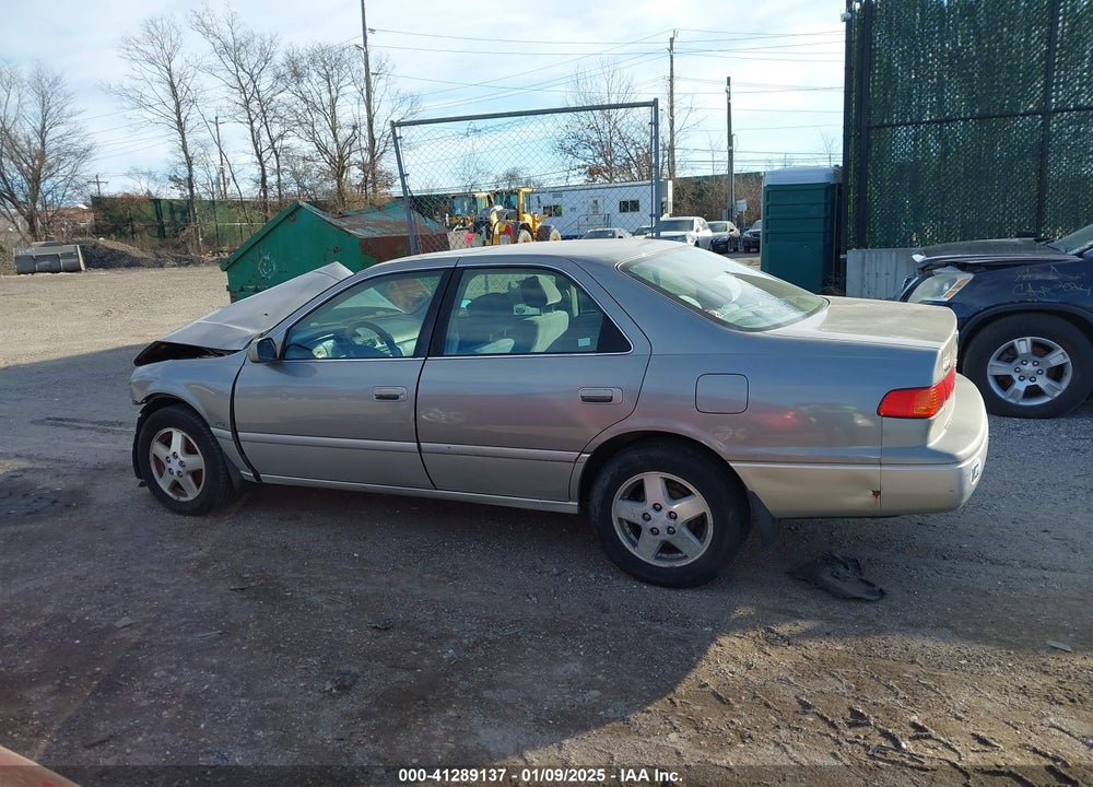 2001 TOYOTA CAMRY VIN: JT2BG22K110582201