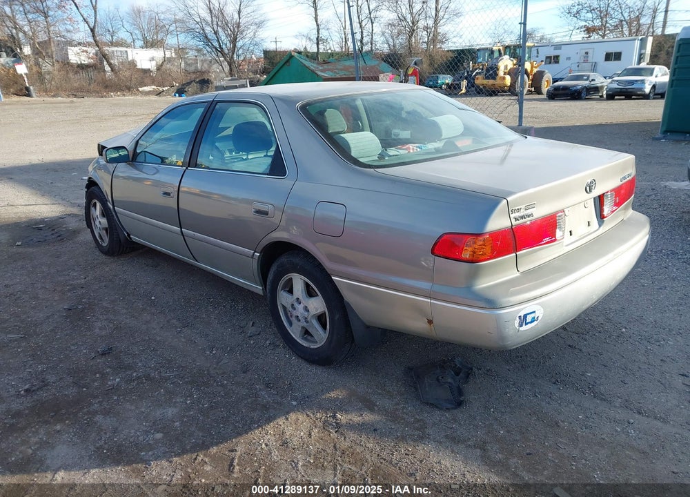 2001 TOYOTA CAMRY VIN: JT2BG22K110582201