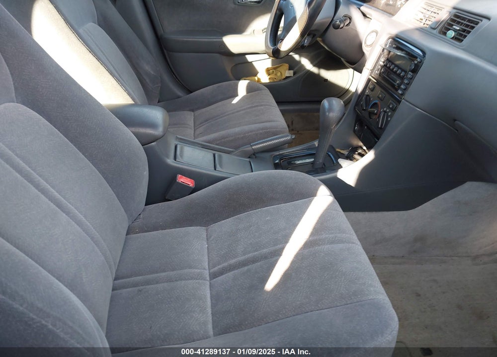 2001 TOYOTA CAMRY VIN: JT2BG22K110582201