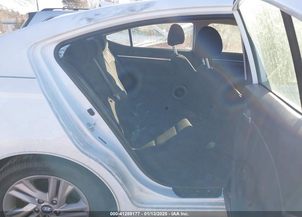 2019 HYUNDAI ELANTRA SEL VIN: 5NPD84LFXKH493631
